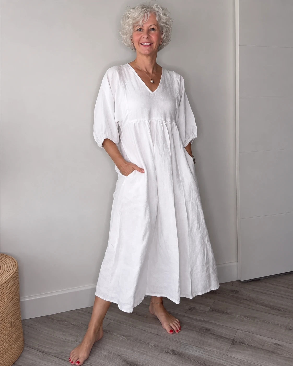 ELAENE - Relaxed V-Neck Maxi Dress - White
