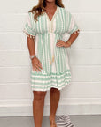 ZORO - Casual Printed V-Neck Dress - Green